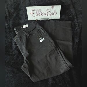 NWT St Johns Bay Black Straight Leg Denim w/ Built in Slimming Panel 16,18,20